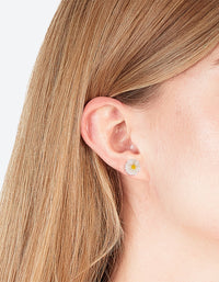 White Daisy Love Stud Earrings - link has visual effect only