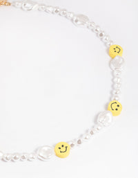 90s Smiley Pearl Necklace - link has visual effect only