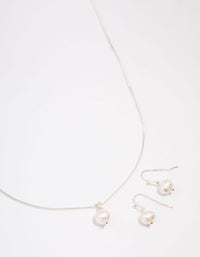 Silver Plated Freshwater Pearl Jewellery Set - link has visual effect only