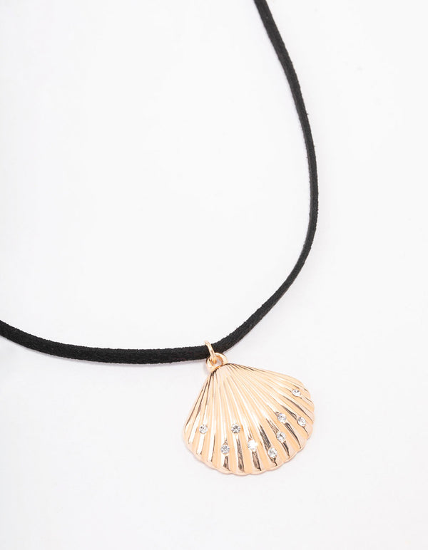 Shell gold store necklace