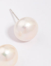 Silver Plated Classic Freshwater Pearl Stud Earrings - link has visual effect only