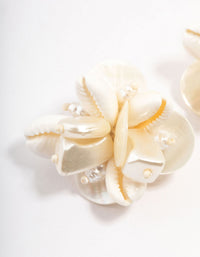 White Cluster Shell Stud Earrings - link has visual effect only