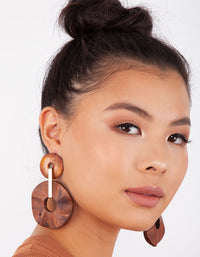 Brown Wooden Wavy Disc Earrings - link has visual effect only